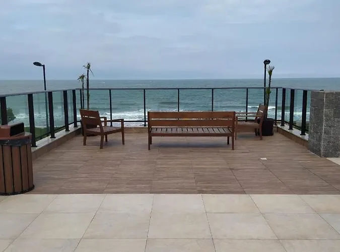 Conforto em Condomínio Frente Mar